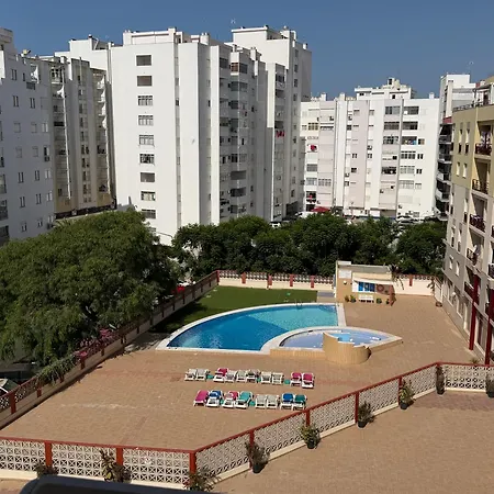 Edificio Nau Armação de Pêra
